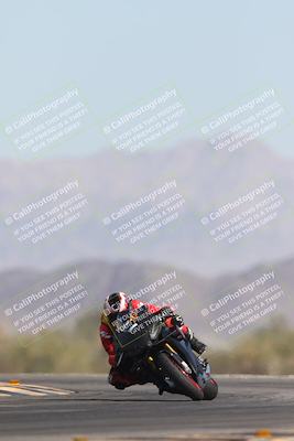 media/Oct-26-2025-Race Pace (Sun) [[c1447ca738]]/Non Verified (1st 20 Minutes of every Hour)/4-Turn 14 (1110am)/